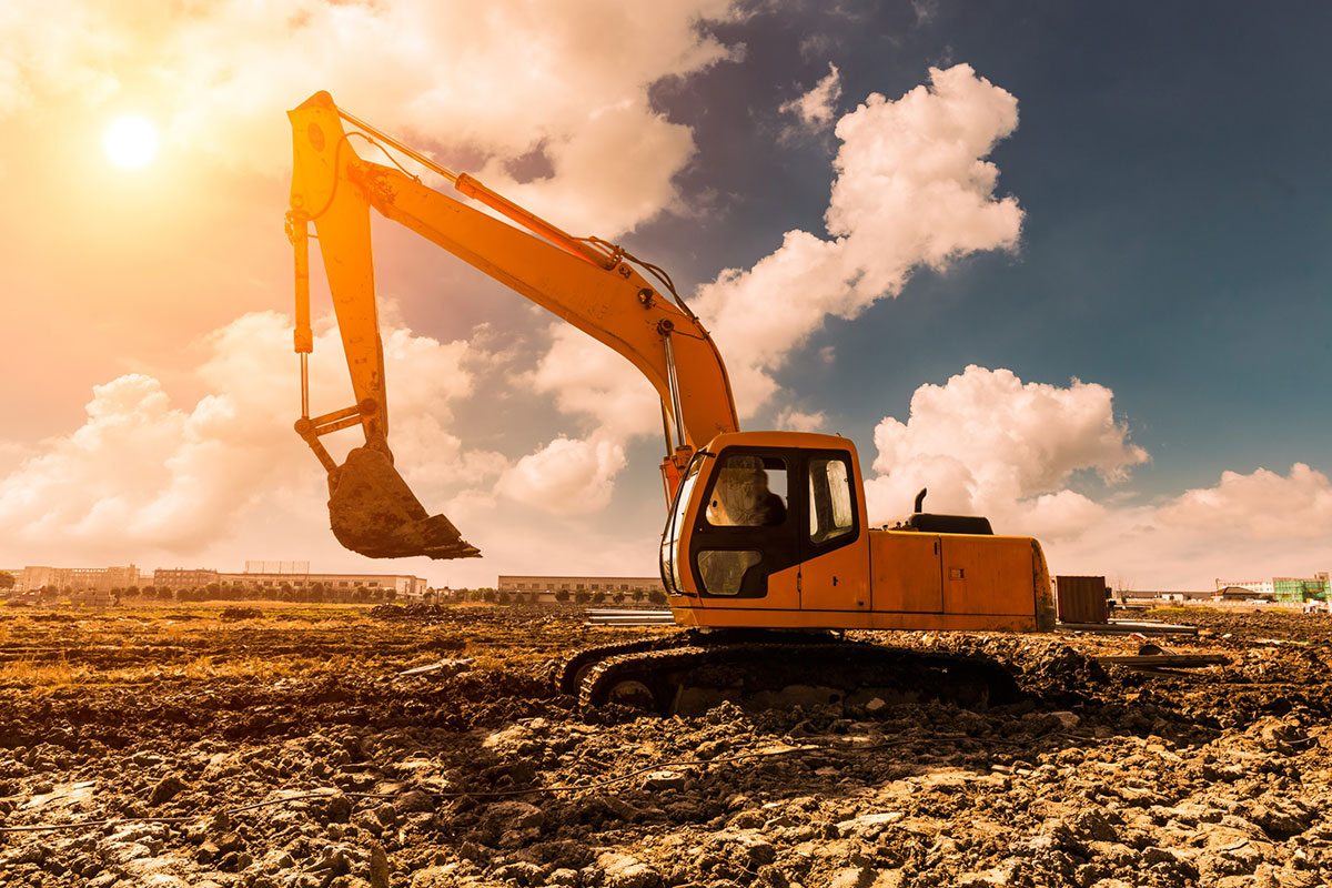 Trackhoe vs. Backhoe Choosing the Right Equipment for Your